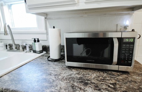 Wichita House | Relaxing 1BR Cottage! Perfect for a Weekend Escape