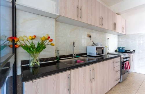 Kilimani Apartment | Relaxing 3 bedrooms with king bed and free parking located 5 min from a mall