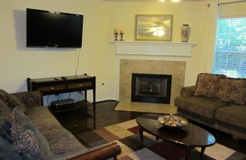 College Park House | Relaxing 4 Bedroom Home
