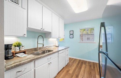 Indian Shores House | Relaxing Clearwater-St Pete Beaches! Clean, beachy and water sports!