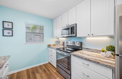 Indian Shores House | Relaxing Clearwater-St Pete Beaches! Clean, beachy and water sports!