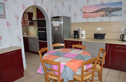 Guitte House | Relaxing green vacations in the heart of the Rance Valley, jacuzzi and swimming pool.