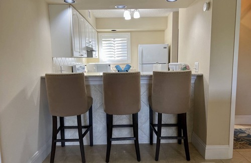 Wesley Chapel Condo | Relaxing Ground-Floor Retreat w/King Suite, Smart TVs & Private Patio – Perfect for Any Stay!