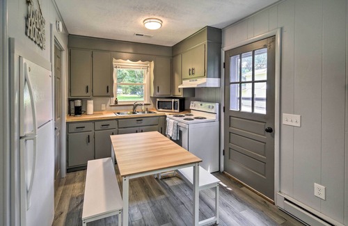 Ingles House | Relaxing home! Steps to the lake