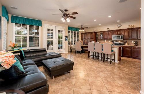 Orchards House | Relaxing Home with Pool BBQ & Game Room in Surprise