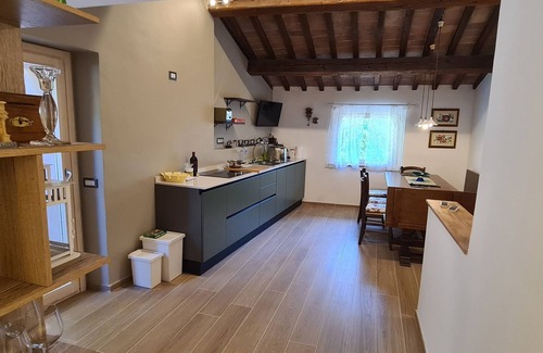 Fabriano Apartment | Relaxing - "Il Boschetto" with private pool near Frasassi Cave.