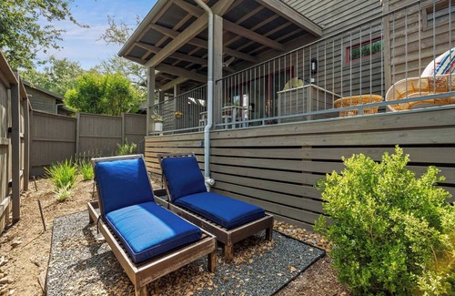 Spicewood Cabin | Relaxing Lake Escape | 1BR | Pickleball | BBQ