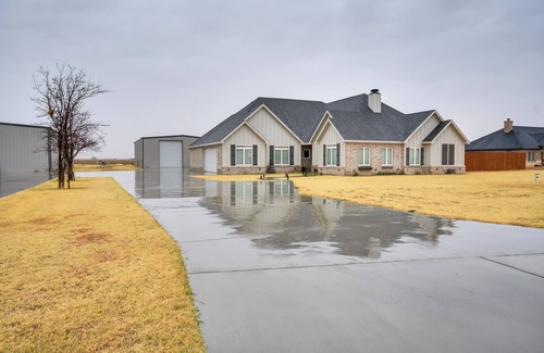 Lubbock Apartment | Relaxing Lubbock Studio ~ 6 Mi to Texas Tech