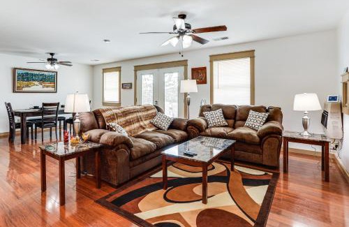 Hardy House | Relaxing Outdoor Spaces Quiet Wooded Gem in Hardy