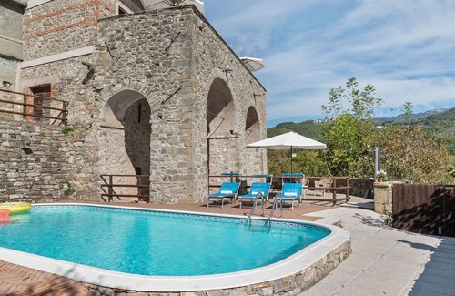 Argigliano Apartment | Relaxing Tuscan Home with WiFi