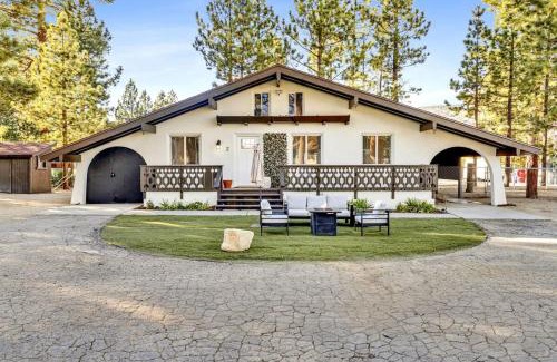 Big Bear House | Relaxing Woodside Cottage at Shay Meadow Ranch