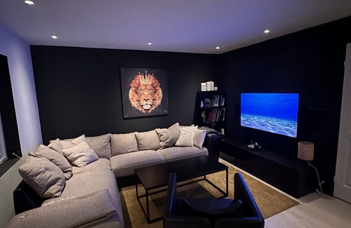 Tromso Apartment | Remarkable 2-Bed Apartment in Tromso