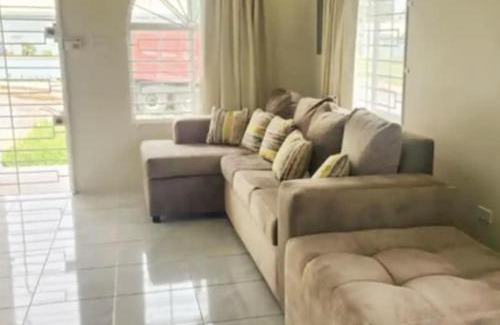Discovery Bay House | Remarkable 2-Bed House in Discovery Bay