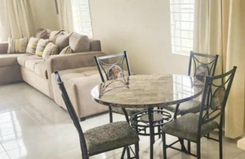 Discovery Bay House | Remarkable 2-Bed House in Discovery Bay