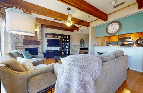 New Braunfels Condo | Remarkable Condo Overlooking the Comal River! RPS 302:Free Tubes with Rental!