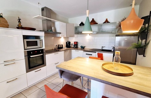 Aigues-Vives Apartment | Remi's apartment, garden and jacuzzi
