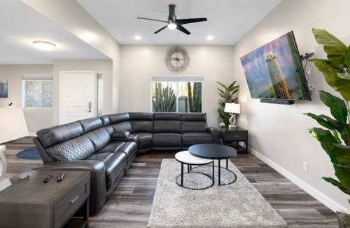 Dobson Ranch House | Remodeled 3BR House w/Pool in Sunny Mesa Netflix