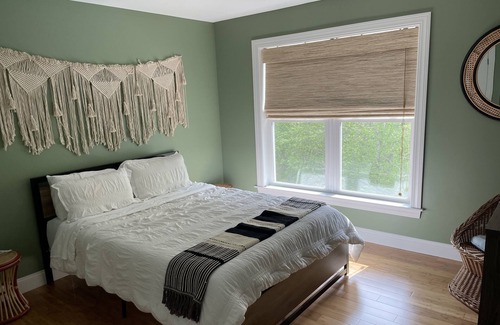 Adamsville House | Remodeled Acoaxet home w/2 passes at Atlantic Beach Club