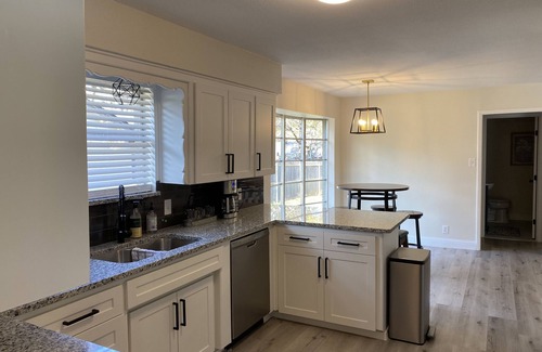 Euless House | Remodeled home in Euless- Spacious and centrally located-weekly discounts