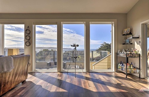 Dillon Beach House | Remodeled Home with Spa and Deck Walk to Dillon Beach