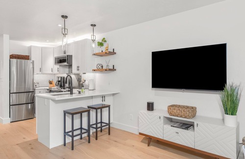 Telluride Condo | Remodeled luxury condo in downtown Telluride just steps from lift