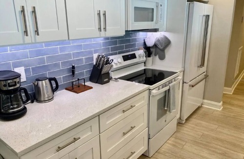 Palma Sola House | Remodeled Pool Home in NW Bradenton - Just 5 miles to Anna Maria Island!