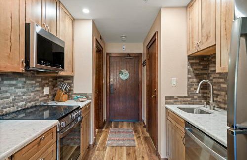 Purgatory Apartment | Remodeled Tamarron Lodge unit - Amazing views and 10 miles to Purgatory!