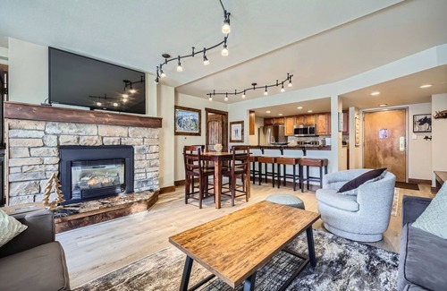 Copper Mountain Village Condo | Remodeled unit & mountain view in the ♥ of Central Village, walk to the lifts!
