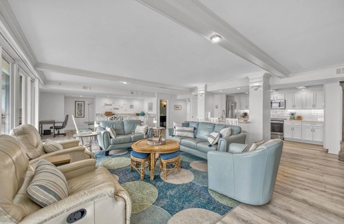 Holiday Isle Condo | Remodeled ⛵️⛵️ Waterview Towers Penthouse 601 😎 Best View in Destin 🦀