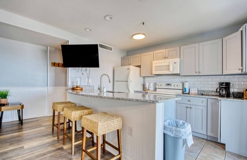 Myrtle Beach Condo | Renaissance Tower oceanfront condo with pools, hot tub & beach access