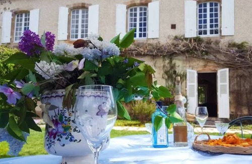 Vallon-en-Sully House | Renovated and luxurious Steward's House of stunning castle. Ideal for families.
