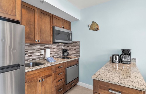 Marco Island Condo | Renovated Beachfront Penthouse Unit! Views! Views! Views!