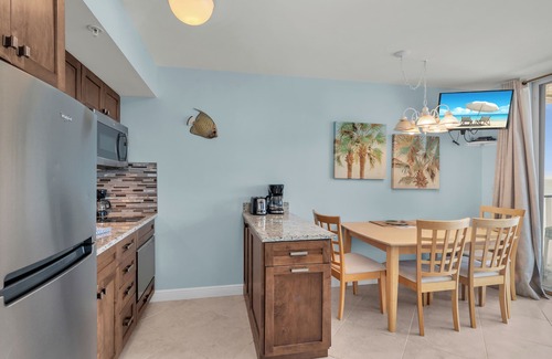 Marco Island Condo | Renovated Beachfront Penthouse Unit! Views! Views! Views!