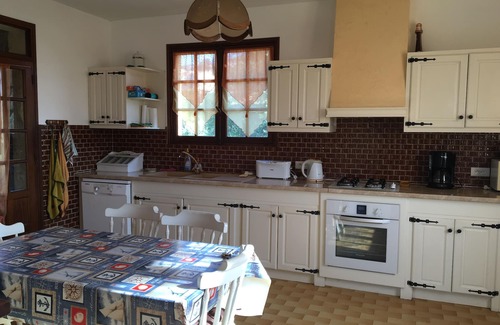 L'Ile-Rousse House | 🏡 Renovated Family Home with Garden & Beach 10 min Walk