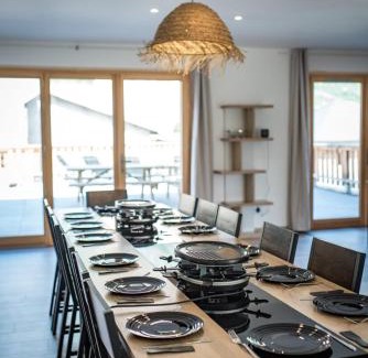 Saint-Jean-de-Maurienne Apartment | Renovated apartment with terrace for 14 people