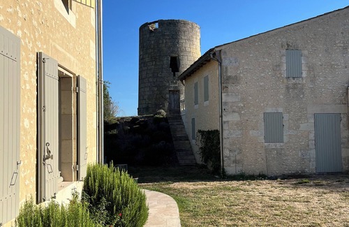 Saint-Thomas-de-Conac House | Renovated house with pool ideal for family vacations