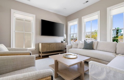 Cannonborough Elliotborough House | Renovated Home w/ Patio | 1 Block From King St