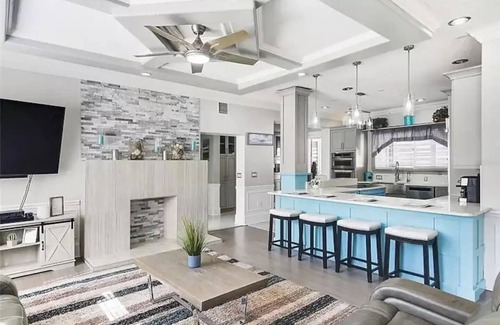 Lake Davis - Greenwood House | RENOVATED LUXURY 6000 sqft Mansion in Downtown Orlando SLEEP 14 NEAR Theme Parks