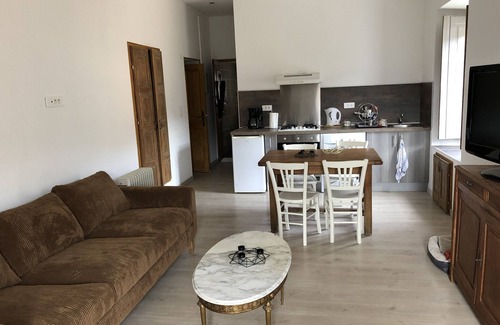 Cargiaca Condo | Renovated village apartment