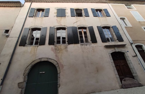 Villeneuve-de-Berg House | Rent character house in Ardèche in Villeneuve-de-Berg - sleeps 10