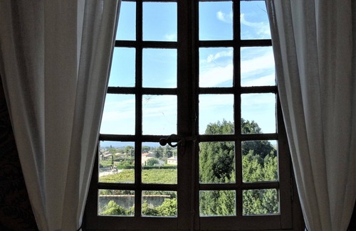 Valreas House | Rent Charming Chateau in Provence, 7 bedrooms with 6 bathrooms, sleeps 15 +