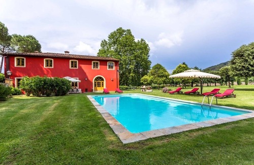Badia Cantignano Villa | Rent luxury villas in Vorno