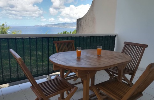 Tartane Apartment | Rent T2 furnished with view on fort bay of France