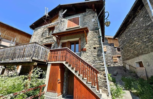 Praranger Apartment | Residence Clochette - House renovated on 2 floors exposed West