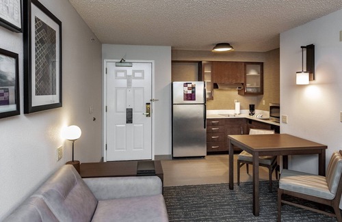 Rogers Park Hotel | Residence Inn by Marriott Anchorage Midtown