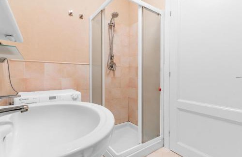 Iseo Apartment | Residenza degli Ulivi, Green House with Pool at Sassabanek