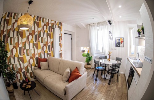 Castel Gandolfo Apartment | Residenza dei Papi Luxury city House - in the heart of Castel Gandolfo, Lake Albano