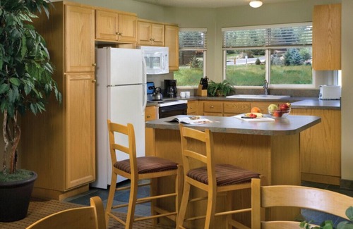 Harbor Village Apartment | Resort 2BD condo with onsite resort amenities: ind