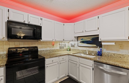 Salem Condo | Resort Amenities, Dog Friendly, Keowee Lakefront, 5 Star Clean, Modern Vibe.