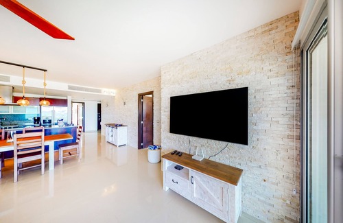 Puerto Juarez Condo | Resort condo with central AC, WiFi & shared pool/amenities - oceanfront location